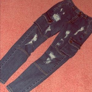 Ripped Boyfriend/Skinny Jean